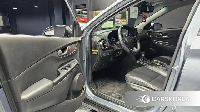 Hyundai Kona 2019 Светло-серебряный цвет из Кореи, фото 2