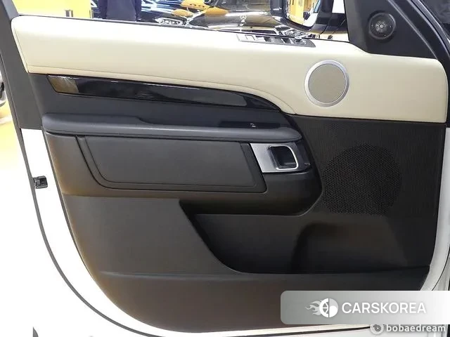 Land Rover Discovery 5 2018 Белый из Кореи, фото 2