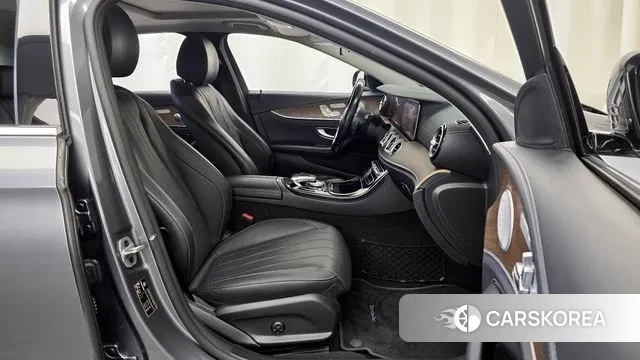 Mercedes-Benz E-Class W213 2020 Серый из Кореи, фото 2