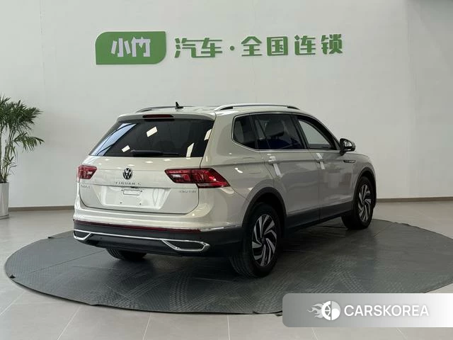 Volkswagen Tiguan L 2023 Серебристо-серый из Китая, фото 2