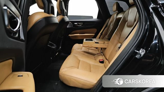 Volvo XC60 second Generation 2018 Черный из Кореи, фото 2