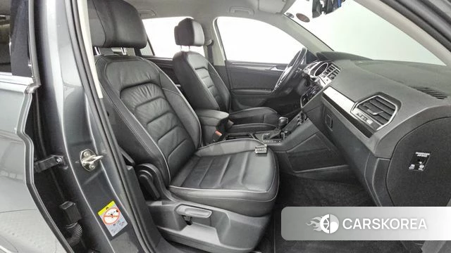 Volkswagen Tiguan second Generation 2020 Серый из Кореи, фото 2
