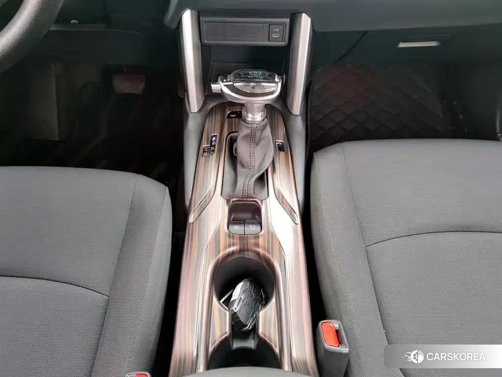 Toyota Corolla 2024 Белый из Китая, фото 2