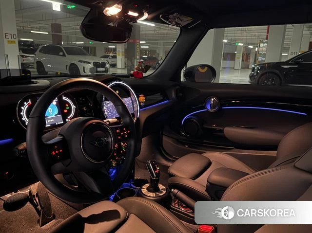 Mini Cooper Convertible 2024 Серебристо-серый из Кореи, фото 2