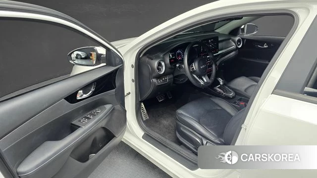 Kia The New K3 2nd generation 2022 Белый из Кореи, фото 2