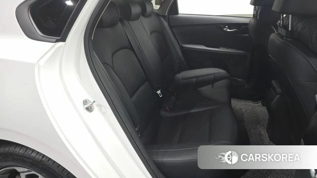 Kia The New K3 2nd generation 2022 Белый из Кореи, фото 2