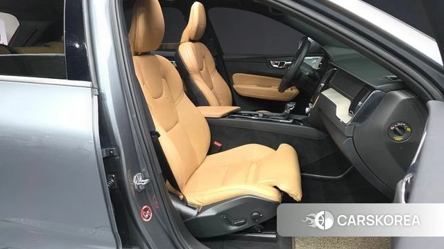 Volvo XC60 second Generation 2018 Серый из Кореи, фото 2