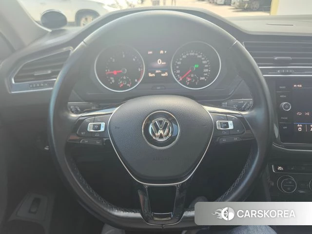 Volkswagen Tiguan second Generation 2018 Белый из Кореи, фото 2