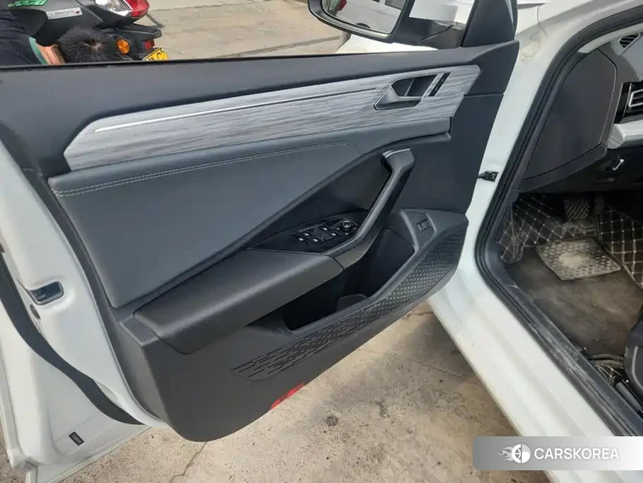 Volkswagen Sagitar 2023 Белый из Китая, фото 2