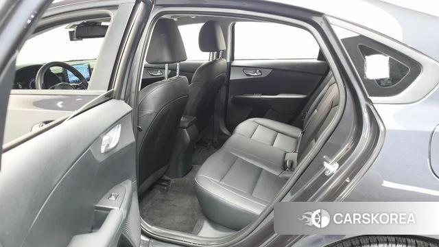 Kia The New K3 2nd generation 2023 Серый из Кореи, фото 2