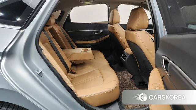 Hyundai Sonata D Edge (DN8) 2024 Серебряный из Кореи, фото 2