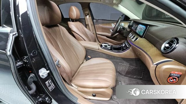 Mercedes-Benz E-Class W213 2018 Черный из Кореи, фото 2