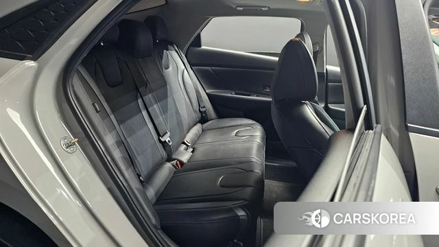 Hyundai The New Avante (CN7) 2024 Серебристо-серый из Кореи, фото 2