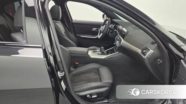 BMW 3 Series (G20) 2022 Черный из Кореи, фото 2