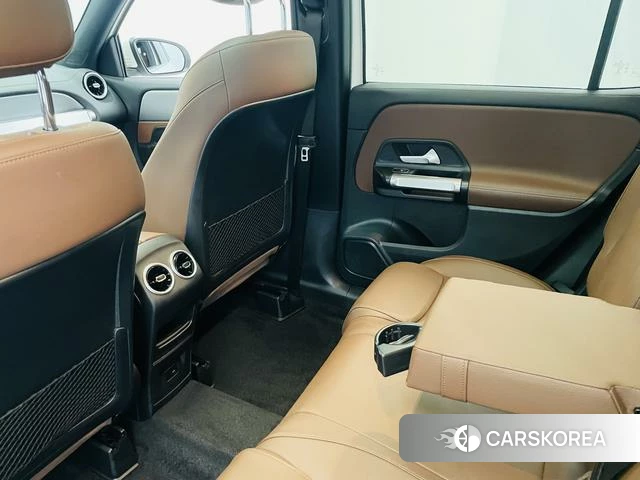 Mercedes-Benz GLB 2023 Белый из Китая, фото 2