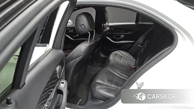 Mercedes-Benz C-Class W205 2019 Белый из Кореи, фото 2