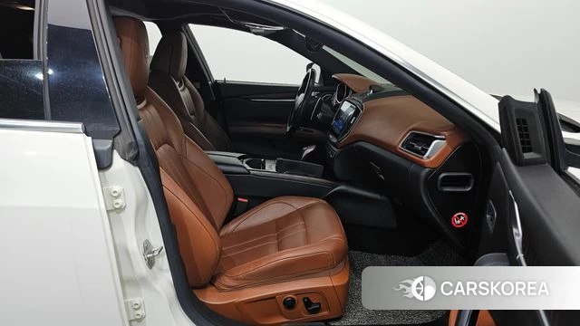 Maserati Ghibli 2019 Белый из Кореи, фото 2