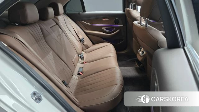 Mercedes-Benz E-Class W213 2019 Белый из Кореи, фото 2