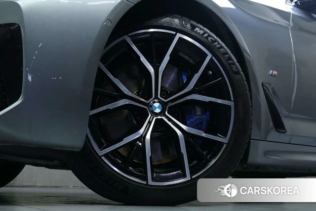 BMW 5 series (imported) 2022 Темно-серый из Китая, фото 2