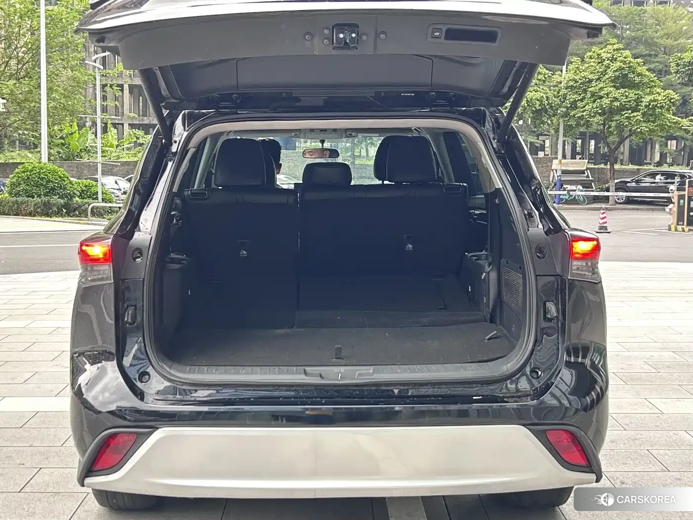 Toyota Highlander 2024 Черный из Китая, фото 2