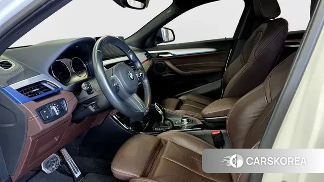 BMW X2 (F39) 2023 Белый из Кореи, фото 2