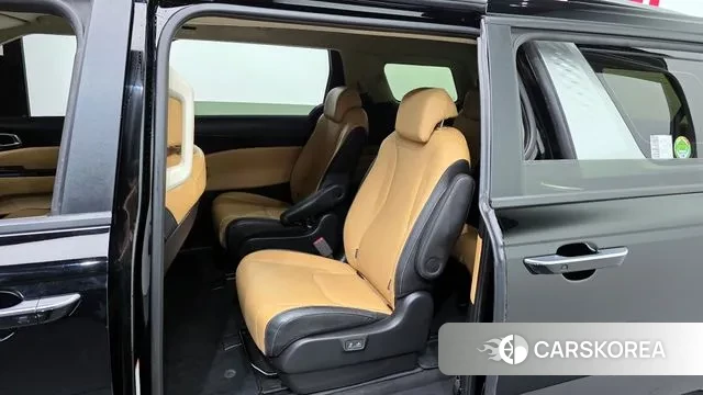 Kia Carnival 4th generation 2023 Черный из Кореи, фото 2