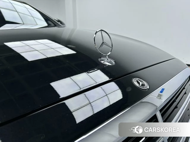 Mercedes-Benz S-class 2024 Черный из Китая, фото 2