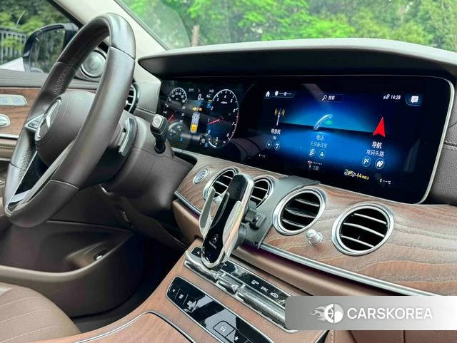 Mercedes-Benz E-class 2023 Черный из Китая, фото 2