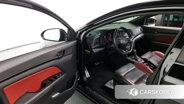 Hyundai Avante AD 2018 Черный из Кореи, фото 2