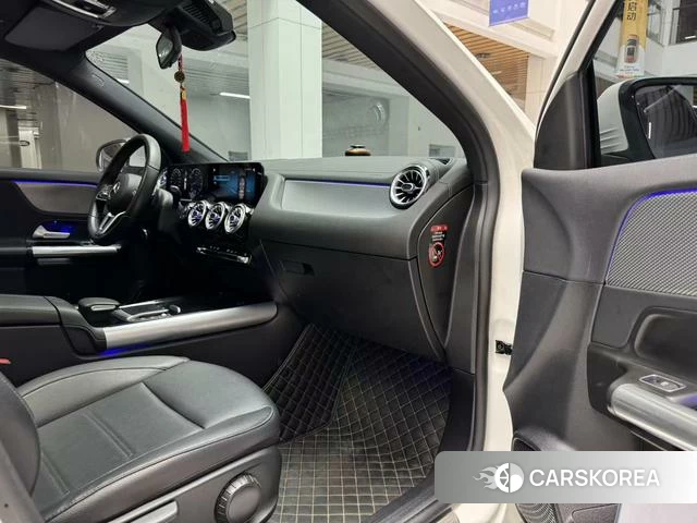 Mercedes-Benz GLA 2022 Белый из Китая, фото 2