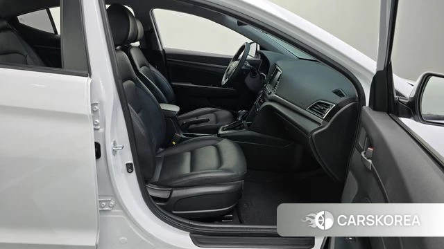 Hyundai Avante AD 2018 Белый из Кореи, фото 2