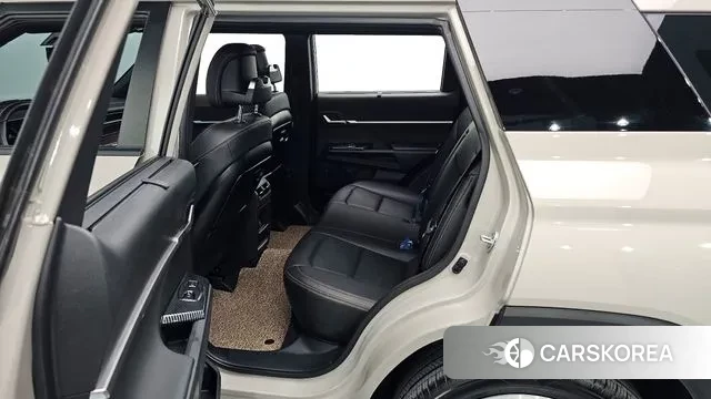 Ssangyong Torres EVX 2024 Жемчужный цвет из Кореи, фото 2