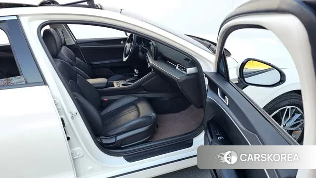 Kia K5 3rd generation 2023 Белый из Кореи, фото 2