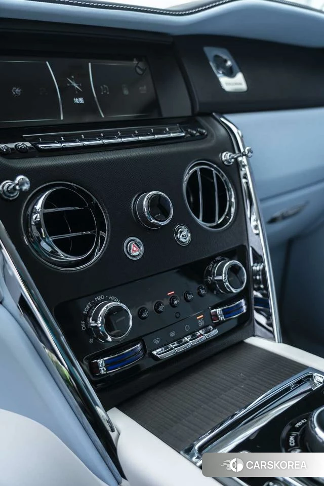 Rolls-Royce Cullinan 2024 Белый из Китая, фото 2