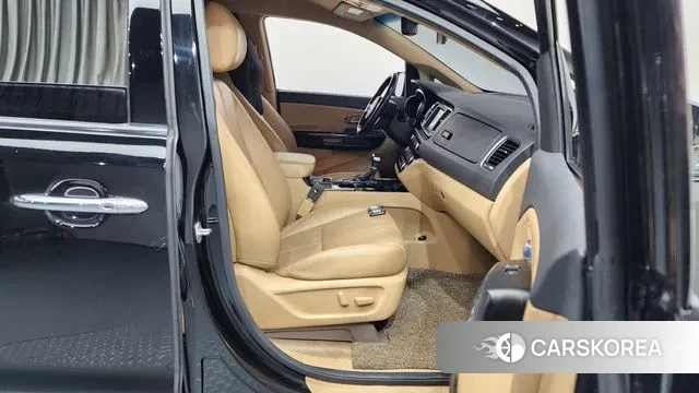 Kia The New Carnival 2019 Черный из Кореи, фото 2