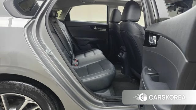 Kia The New K3 2nd generation 2024 Серебристо-серый из Кореи, фото 2