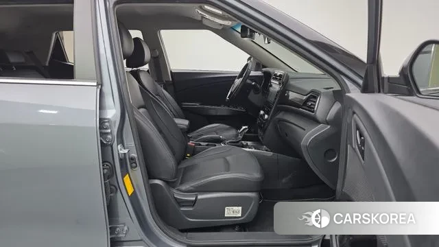 Ssangyong Berry New Tivoli 2021 Светло-серебряный цвет из Кореи, фото 2