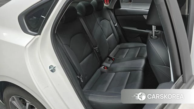Kia The New K3 2nd generation 2022 Белый из Кореи, фото 2