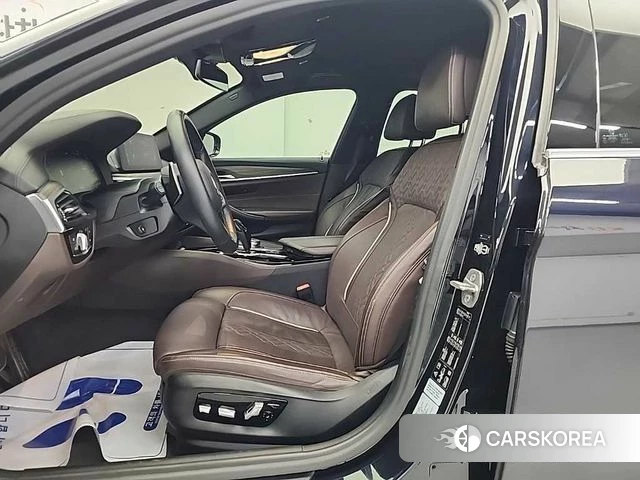 BMW 5 Series (G30) 2020 Черный из Кореи, фото 2