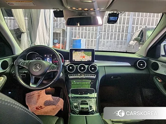 Mercedes-Benz C-Class W205 2018 Белый из Кореи, фото 2