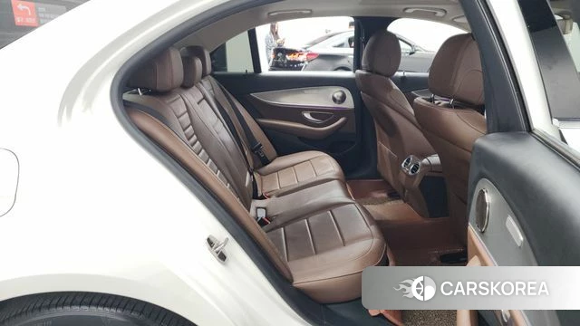 Mercedes-Benz E-Class W213 2019 Белый из Кореи, фото 2
