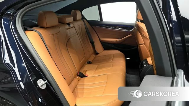 BMW 5 Series (G30) 2021 Черный из Кореи, фото 2