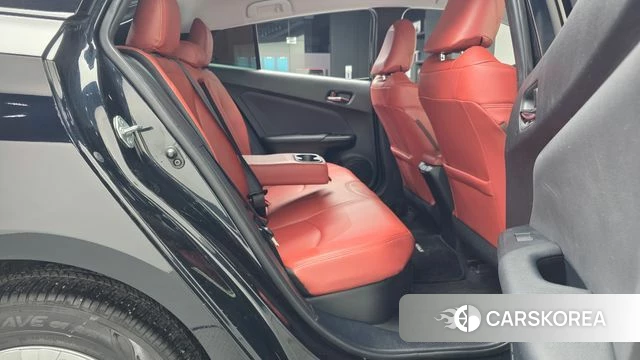 Toyota Prius 4th Generation 2021 Черный из Кореи, фото 2
