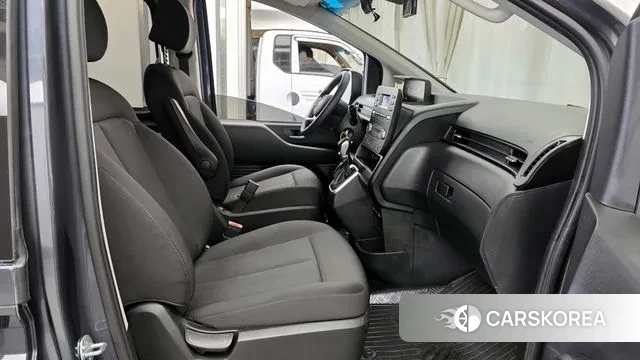 Hyundai Staria 2023 Серый из Кореи, фото 2