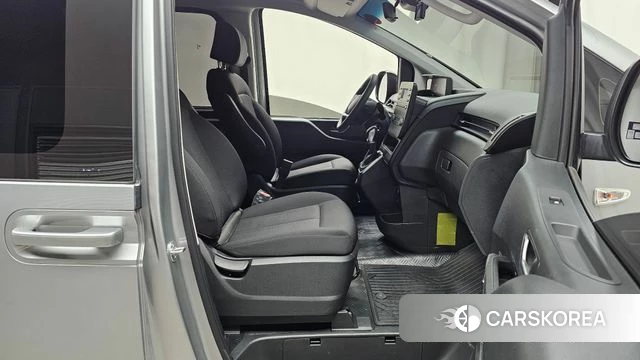 Hyundai Staria 2024 Серебристо-серый из Кореи, фото 2