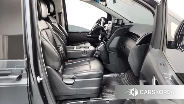 Hyundai Staria 2021 Серый из Кореи, фото 2