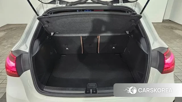 Mercedes-Benz A-Class W177 2025 Белый из Кореи, фото 2