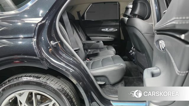 Genesis GV70 2023 Черный из Кореи, фото 2