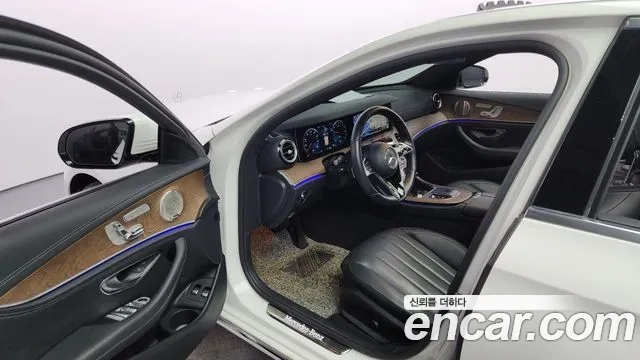 Mercedes-Benz E-Class W213 2022 Белый из Кореи, фото 2