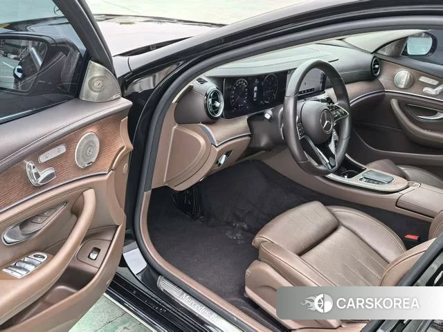 Mercedes-Benz E-class 2022 Черный из Китая, фото 2